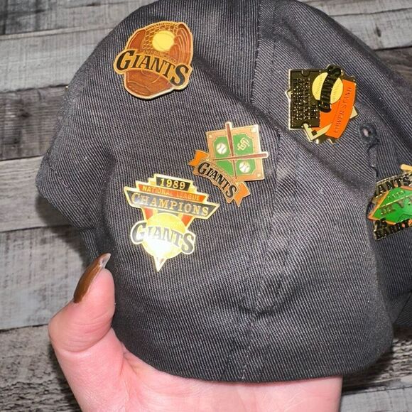 Vintage MLB San Francisco Giants SnapBack Cap Hat With 10 Team Pins Barry Bonds - Picture 3 of 5
